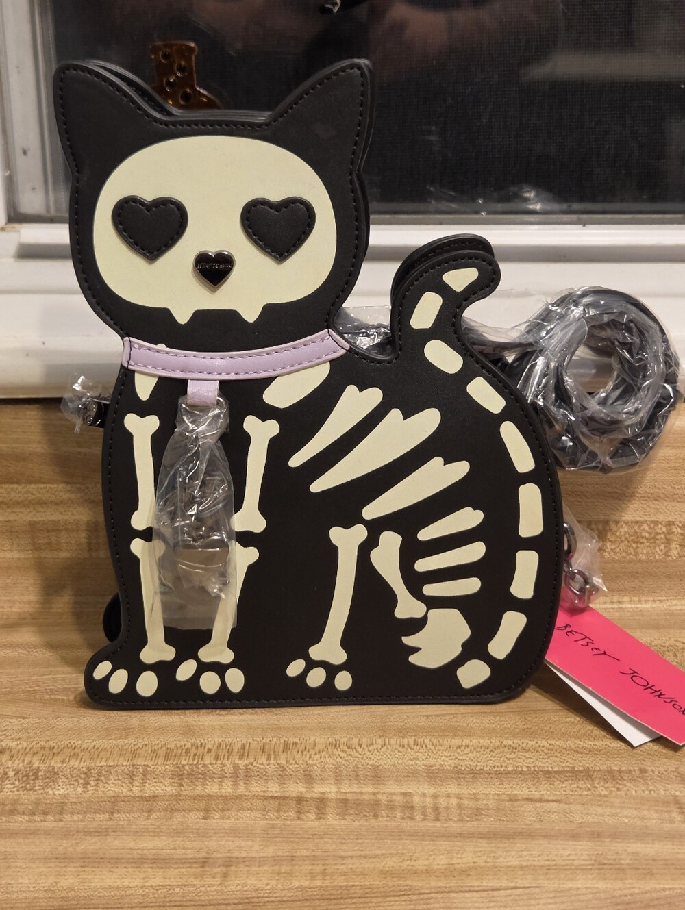 Betsey Johnson NWT Glow In The Dark Skeleton Cat Crossbody Bag - Picture 3 of 6